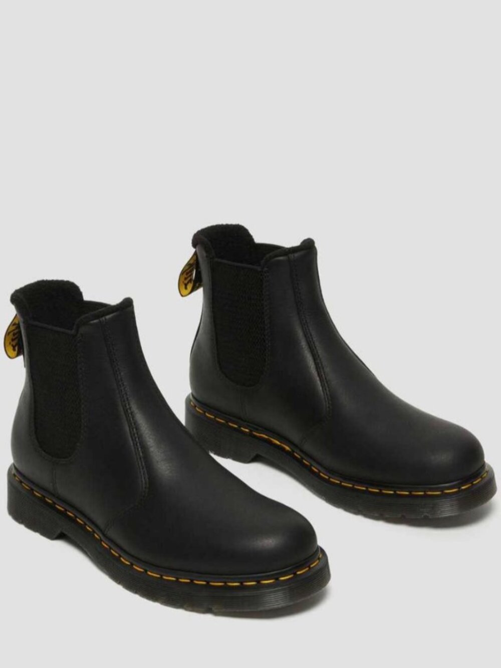 NWT Dr Martens Classic 2976 Chelsea Black Pull-On Leather Boots. Size 6